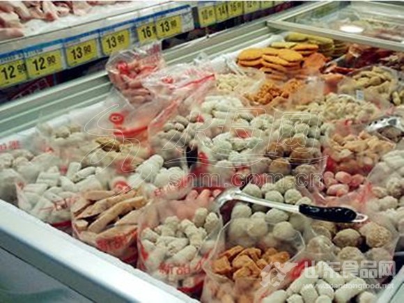 【曝光】超市散装食品沾染细菌易致病   “裸露”火锅丸子要当心（图）